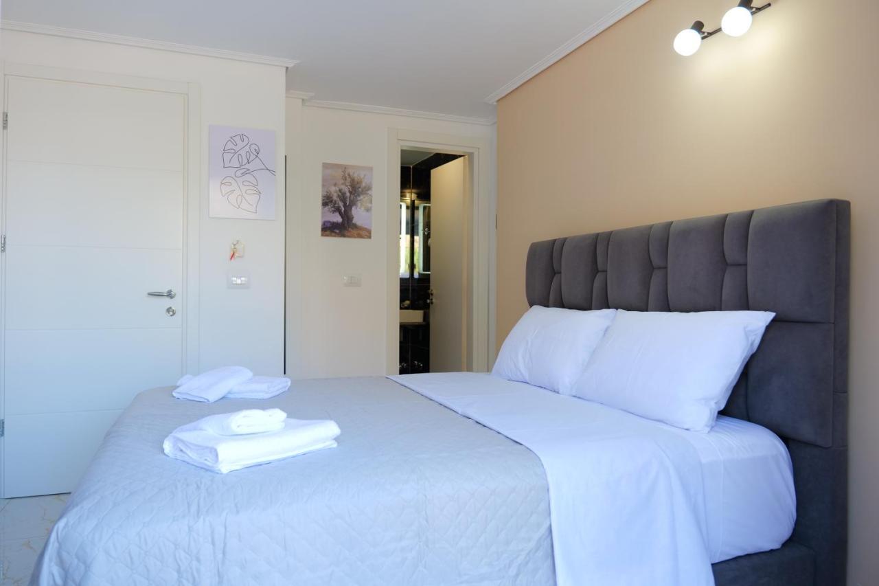 Elite Hotel Sarandë 外观 照片