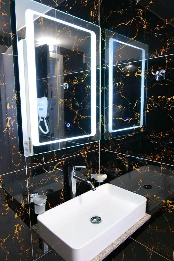 Elite Hotel Sarandë 外观 照片