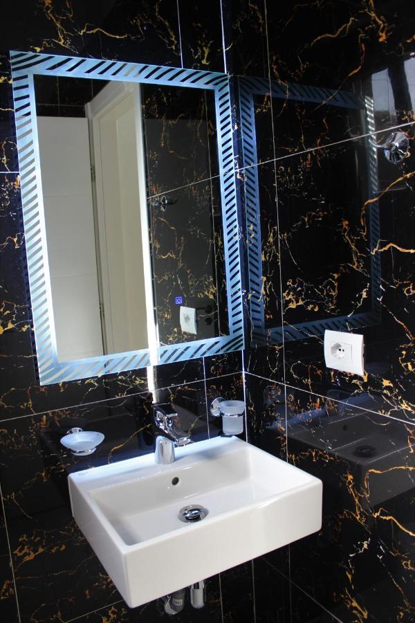 Elite Hotel Sarandë 外观 照片
