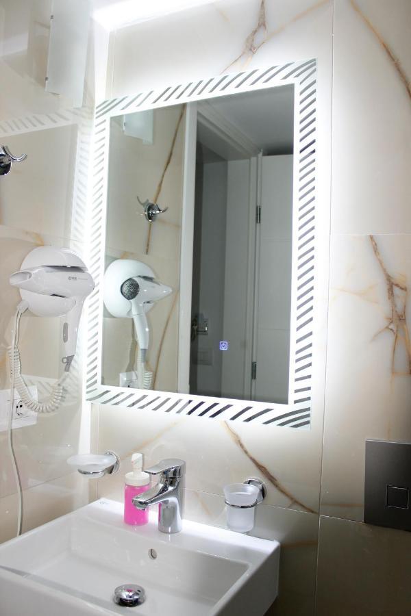 Elite Hotel Sarandë 外观 照片
