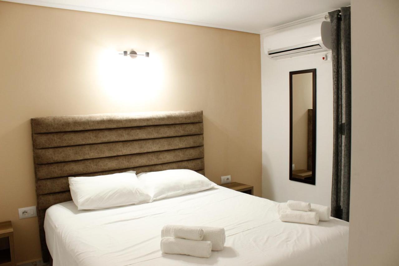 Elite Hotel Sarandë 外观 照片